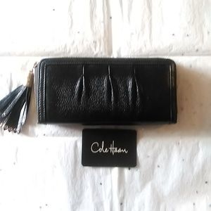 COLE HAAN TRAVEL ZIP WALLET  PHOEBE BLACK